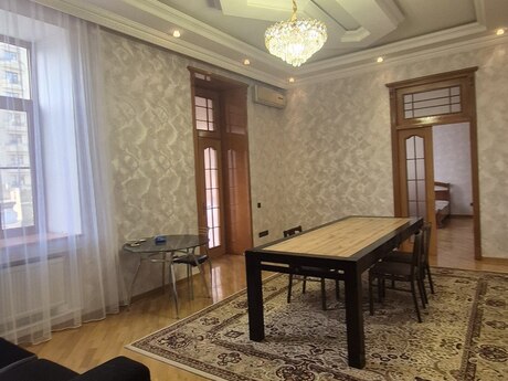 Аренда: 3-комнатная квартира, 120 м², İçəri Şəhər: 1 000 ₼/мес 3
