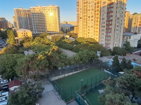 Kirayə 2 otaqlı mənzil, 100 m², Gənclik: 1 250 ₼/ay 2