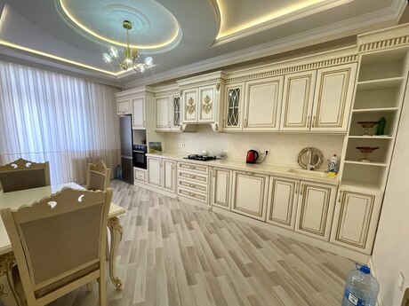 Kirayə 4 otaqlı mənzil, 141 m², Xətai: 1 500 ₼/ay 3