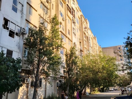 2 otaq · 77 m² · 7/10 mərtəbə, Elmlər Akademiyası