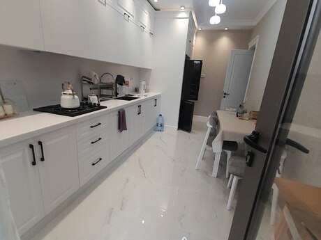 4-room apartment for rent, 150 m², 28 May: 2 000 ₼/mo 2