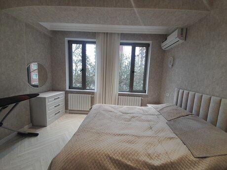 4-room apartment for rent, 150 m², 28 May: 2 000 ₼/mo 3