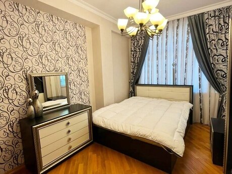 Badamdarda 2 otaqlı yeni tikili mənzil kirayə verilir, 100 m², 800 AZN/ay, şəkil 4 / 12