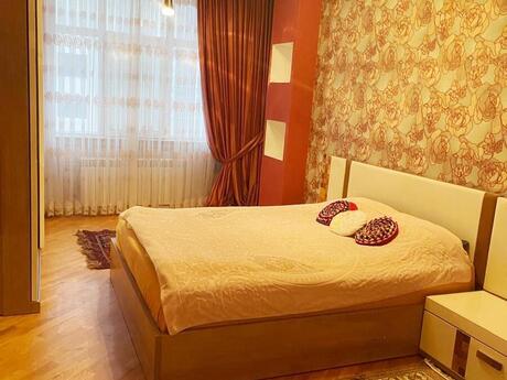 3-room apartment for rent, 162 m², Şah İsmayıl Xətai: 1 200 ₼/mo 4