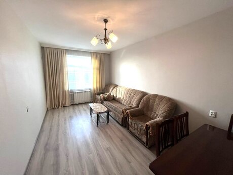 3 otaq · 80 m² · 8/9 mərtəbə, Neftçilər