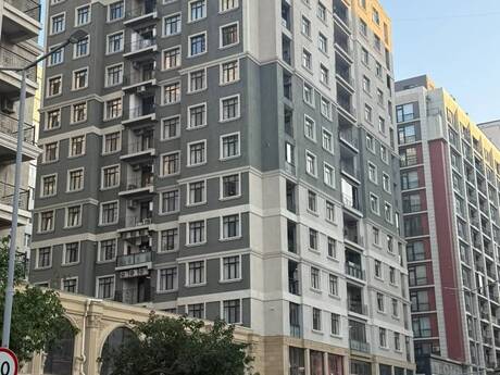 3-комнатная квартира, 82 м², Nəriman Nərimanov: 327 000 ₼ 2