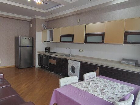 Аренда: 4-комнатная квартира, 190 м², 28 May: 1 300 ₼/мес 5