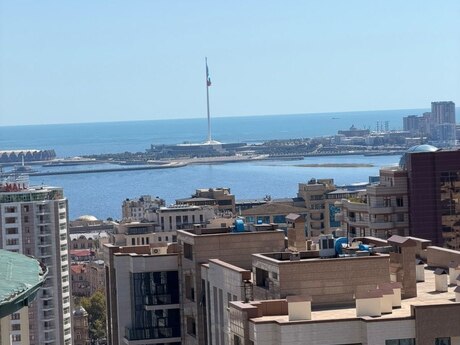 5 otaqlı mənzil, 342 m², 28 May: 650 000 ₼ 3
