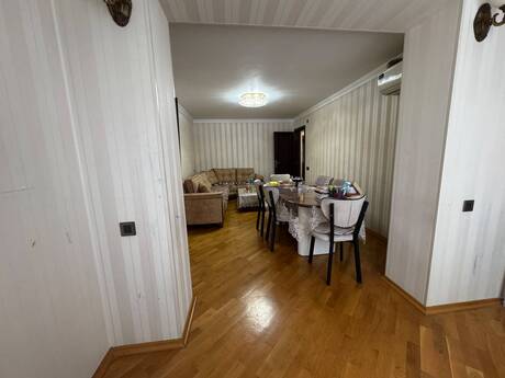 Elan №6454268 - Bakı, Yasamal r., 3 otaqlı, 70 m², 4/5 mərtəbə