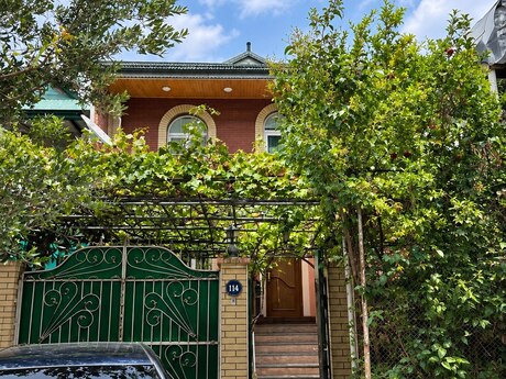 Elan №6454319 - Bakı, Qaraçuxur q., 4 otaqlı, 200 m²