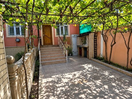4 otaqlı həyət evi, 200 m², Qaraçuxur: 210 000 ₼ 2