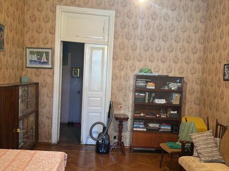 4-комнатная квартира, 136 м², Sahil: 380 000 ₼ 4