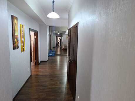 4 otaqlı mənzil, 136 m², İnşaatçılar: 400 000 ₼ 5