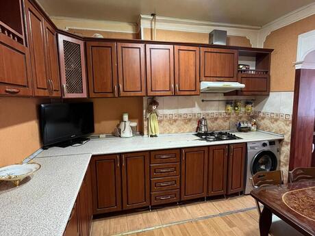 Kirayə 2 otaqlı mənzil, 90 m², İnşaatçılar: 750 ₼/ay 4