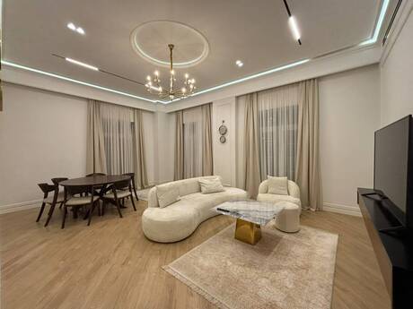 Объявление №6454442 - Баку, пос. Аг шехер, 5-комн., 180 м², 2/7 этаж