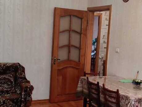 Elan №6454613 - Bakı, Nəsimi m., 3 otaqlı, 90 m², 8/9 mərtəbə