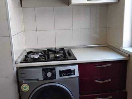 Аренда: 4-комнатная квартира, 100 м², Həzi Aslanov: 700 ₼/мес 4