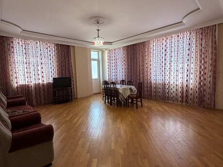 Elan №6454818 - Bakı, İnşaatçılar m., 3 otaqlı, 135 m², 10/17 mərtəbə