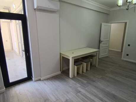 Kirayə 4 otaqlı mənzil, 155 m², 28 May: 1 500 ₼/ay 4