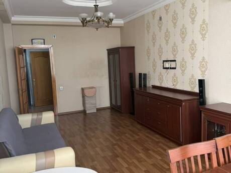 Kirayə 3 otaqlı mənzil, 82 m², İnşaatçılar: 850 ₼/ay 2