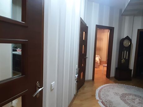 Аренда: 3-комнатная квартира, 143 м², Elmlər Akademiyası: 270 ₼/мес 4