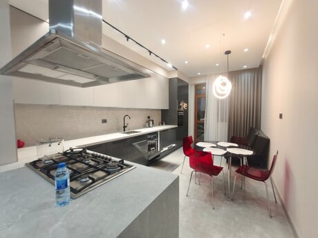 Kirayə 3 otaqlı mənzil, 150 m², Şah İsmayıl Xətai: 2 200 ₼/ay 3