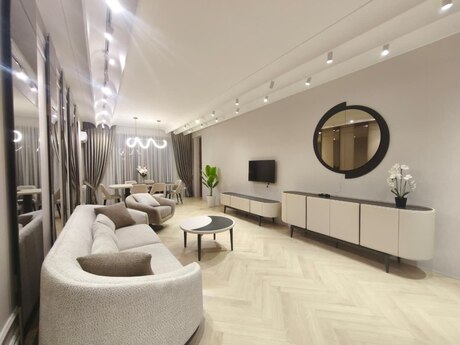 Elan №6455115 - Bakı, Ağ şəhər q., 4 otaqlı, 190 m², 9/20 mərtəbə