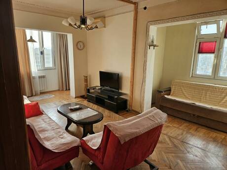 2-room apartment for rent, 70 m², Nəriman Nərimanov: 750 ₼/mo 2