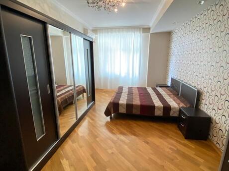 4 otaqlı mənzil, 190 m², 28 May: 517 000 ₼ 4