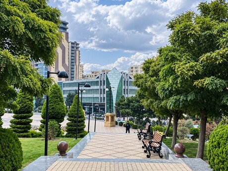 3 otaq · 135 m² · 13/17 mərtəbə, Elmlər Akademiyası
