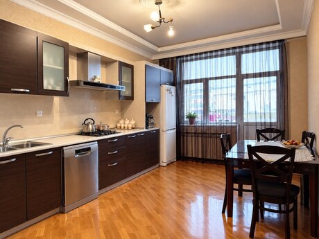 2-комнатная квартира, 110 м², 20 Yanvar: 265 000 ₼ 5