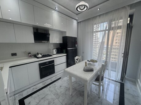 3 otaqlı mənzil, 148 m², 8 Noyabr: 420 000 ₼ 5