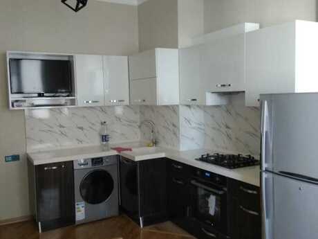 Kirayə 3 otaqlı mənzil, 131 m², 8 Noyabr: 1 000 ₼/ay 3