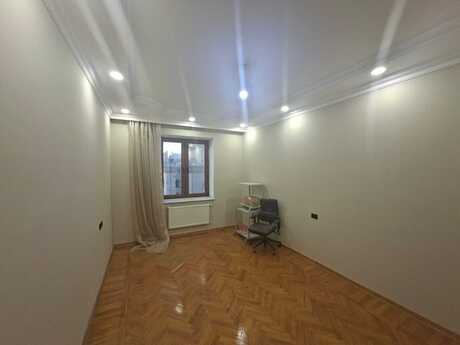3 otaqlı mənzil, 100 m², Elmlər Akademiyası: 375 000 ₼ 2
