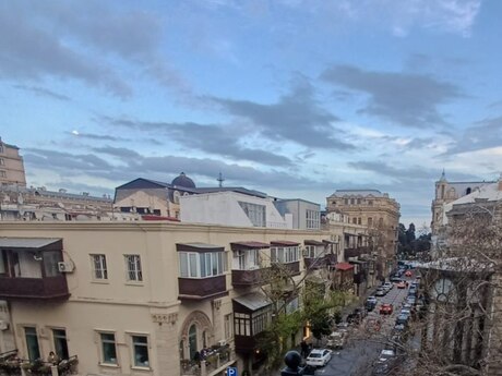 Elan №6455468 - Bakı, Sahil m., 2 otaqlı, 85 m², 4/4 mərtəbə