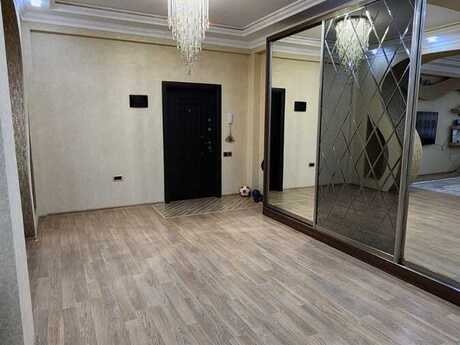 3 otaq · 150 m² · 13/20 mərtəbə, İnşaatçılar