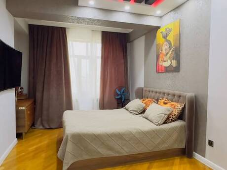 4 otaqlı mənzil, 150 m², Azadlıq Prospekti: 450 000 ₼ 4