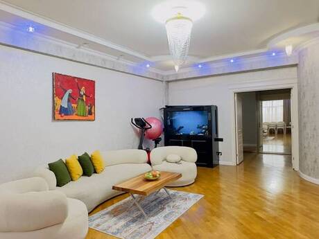 4 otaqlı mənzil, 150 m², Azadlıq Prospekti: 450 000 ₼ 2