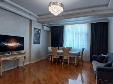 Elan №6455602 - Bakı, Əhmədli m., 3 otaqlı, 125 m², 7/17 mərtəbə