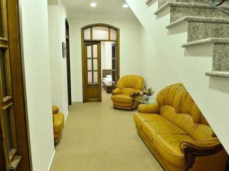 Kirayə 5 otaqlı mənzil, 230 m², İçəri Şəhər: 12 ₼/ay 4