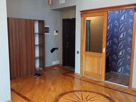 Kirayə 4 otaqlı mənzil, 210 m², 28 May: 2 450 ₼/ay 2