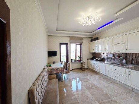 4 rooms · 168 m² · floor 8/11, 8 Noyabr