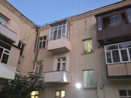 2 otaq · 75 m² · 4/4 mərtəbə, Badamdar
