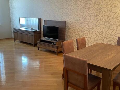 Kirayə 3 otaqlı mənzil, 145 m², Şah İsmayıl Xətai: 1 400 ₼/ay 2
