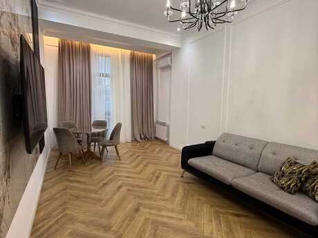Kirayə 2 otaqlı mənzil, 120 m², 28 May: 1 400 ₼/ay 2