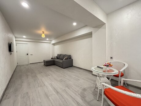 2-room apartment for rent, 90 m², Gənclik: 999 ₼/mo 4