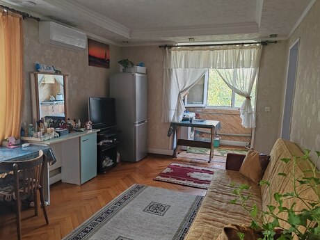 2 otaq · 50 m² · 5/5 mərtəbə, Elmlər Akademiyası