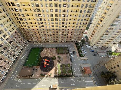 3 otaq · 93 m² · 7/27 mərtəbə, İnşaatçılar