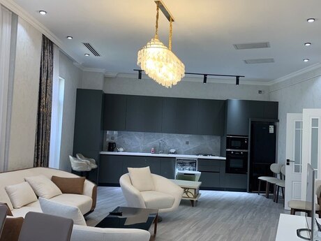 Ağ şəhərdə 3 otaqlı yeni tikili mənzil kirayə verilir, 130 m², 2 500 AZN/ay, şəkil 2 / 12