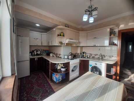 3 otaq · 80 m² · 8/9 mərtəbə, Koroğlu